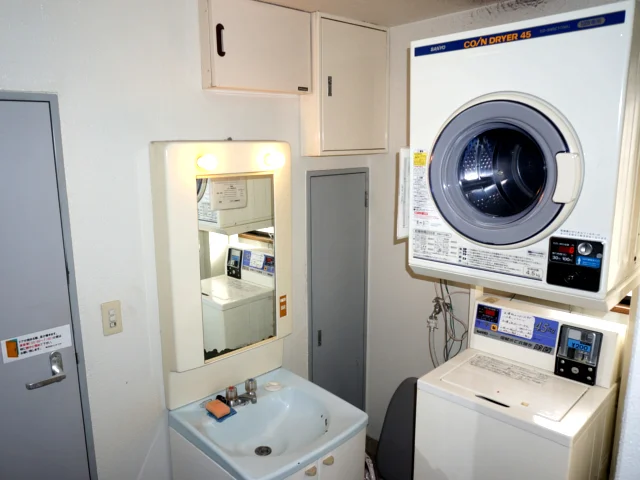 洗濯機と乾燥機をご用意しております