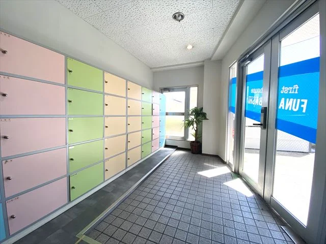 パステル調の靴箱。