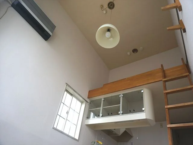 バルコニー付き。
