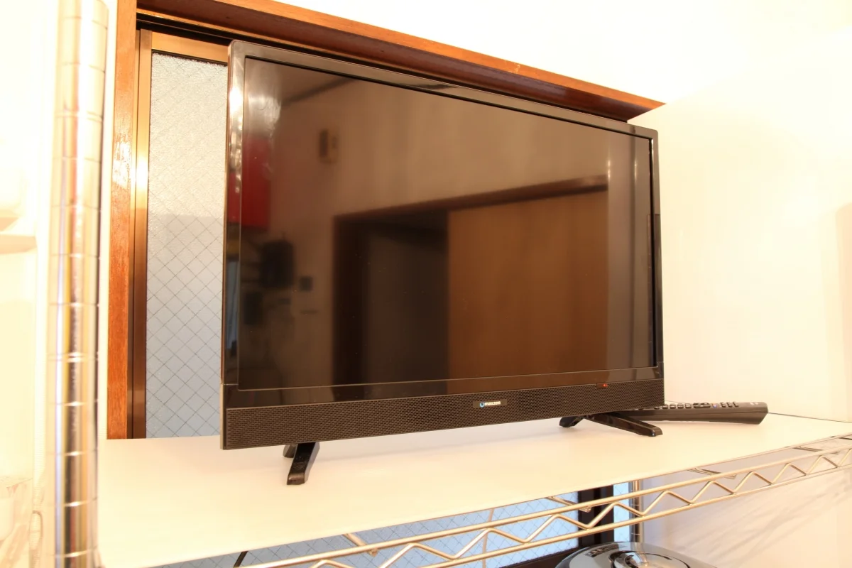 リビングではテレビを観ながら食事をすることができます。