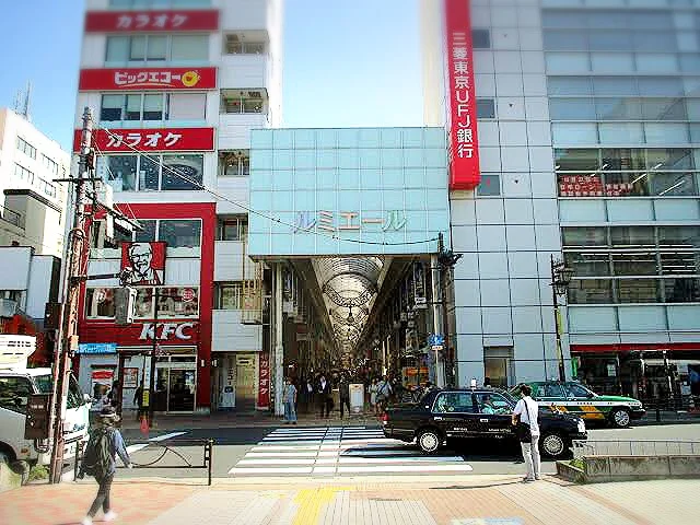 商店街入り口です。雨に濡れません。