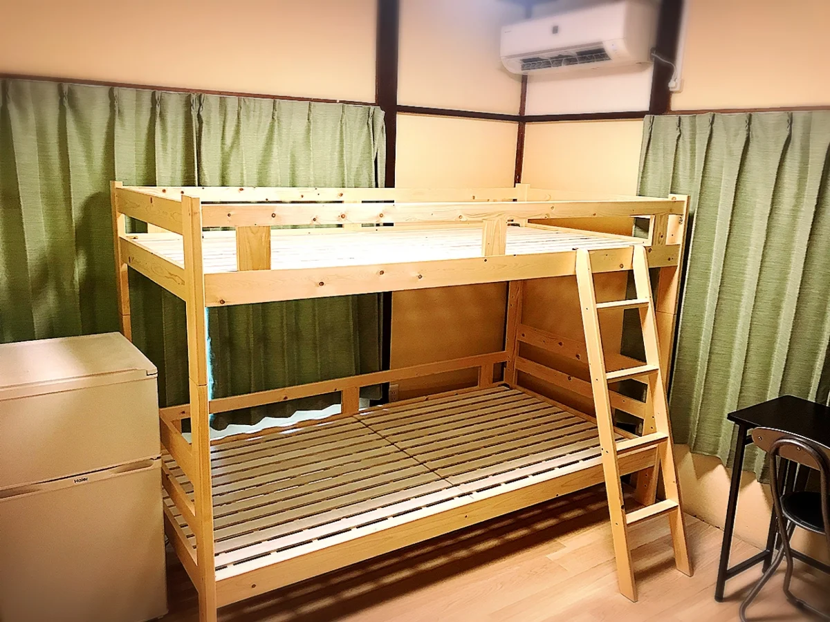 2面採光です。間取り4.5帖とは別に+たっぷり収納+洗面