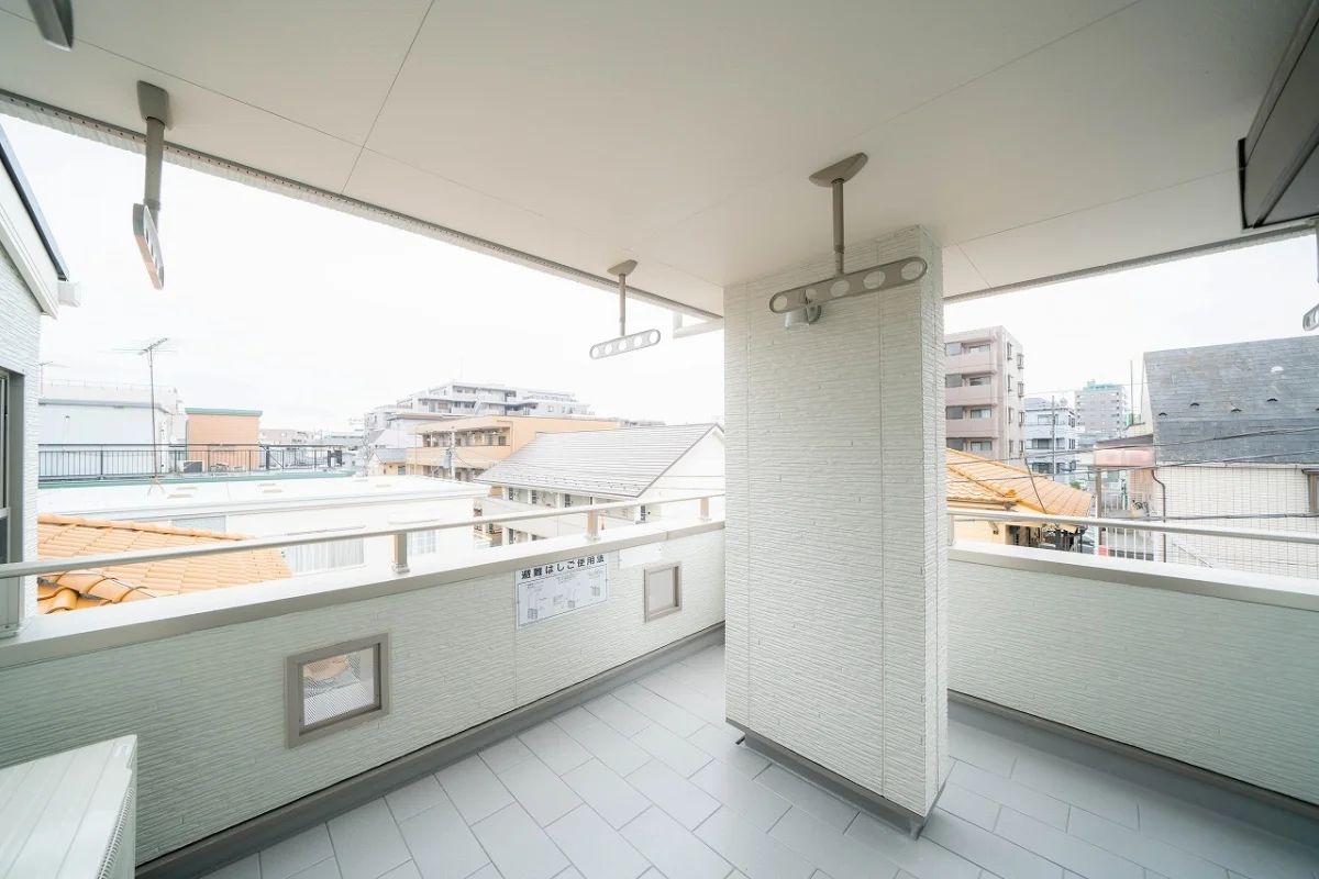 屋根付ベランダの為、不意の雨でも大丈夫（女性専用）