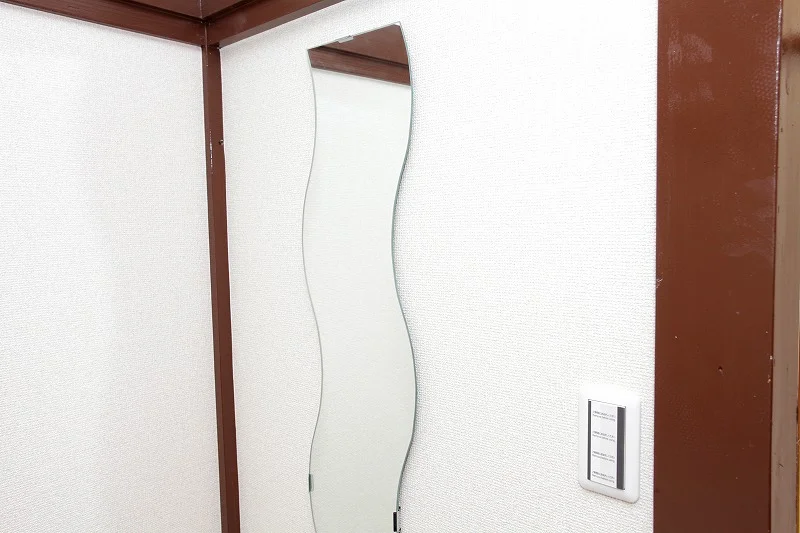 全部屋に姿見の鏡があり