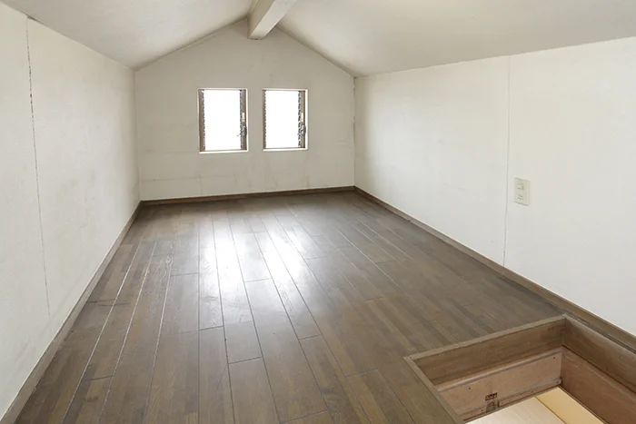 屋根裏の様子