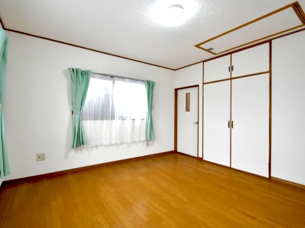 301号室　収納もたっぷりです。