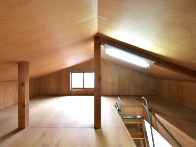302　屋根裏部屋　約5畳
