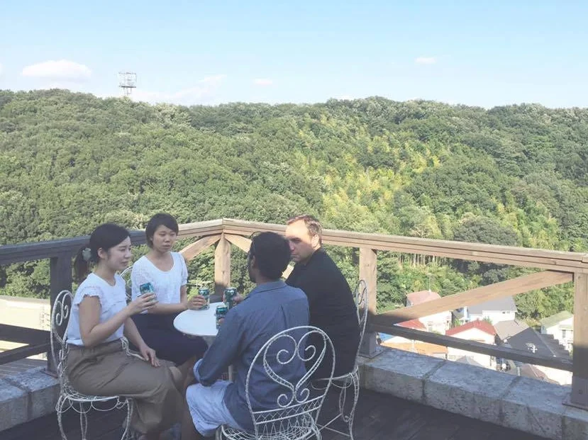 自然を眺めながら屋上テラスで一杯がたまりません