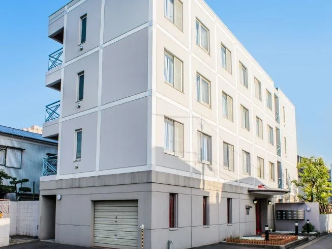 4階建て全30室の英語漬けシェアハウスです