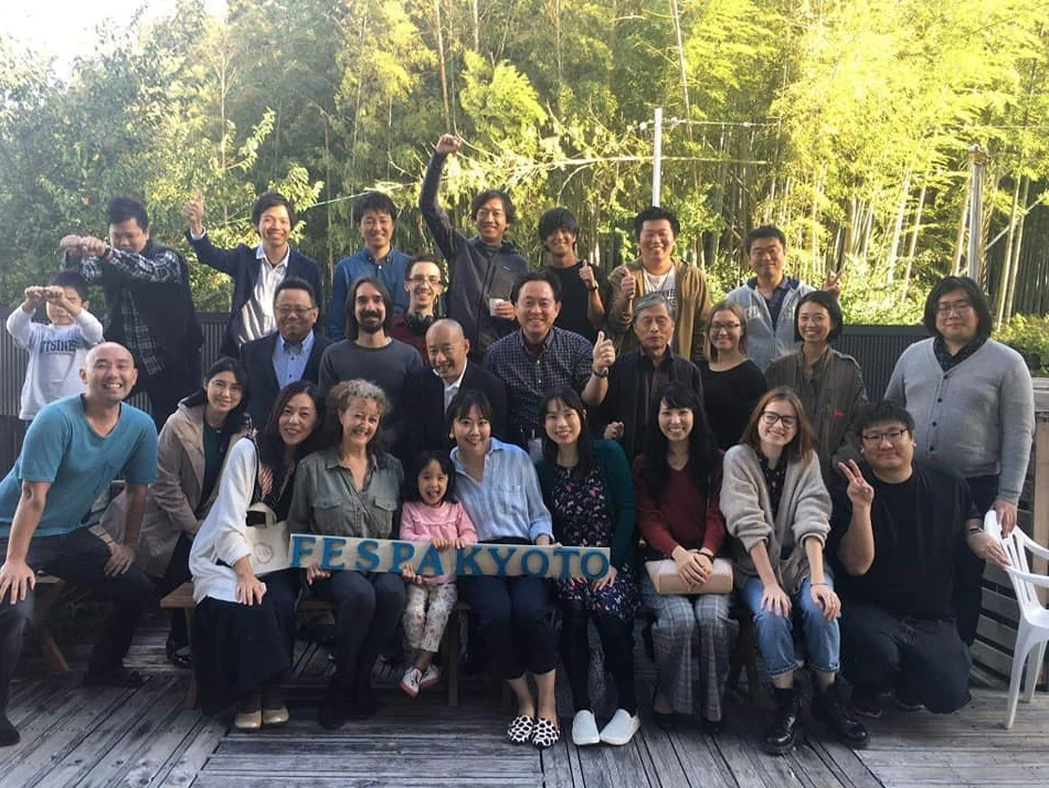 子供たちから60代まで幅広い世代が自然な交流を楽しんでいます