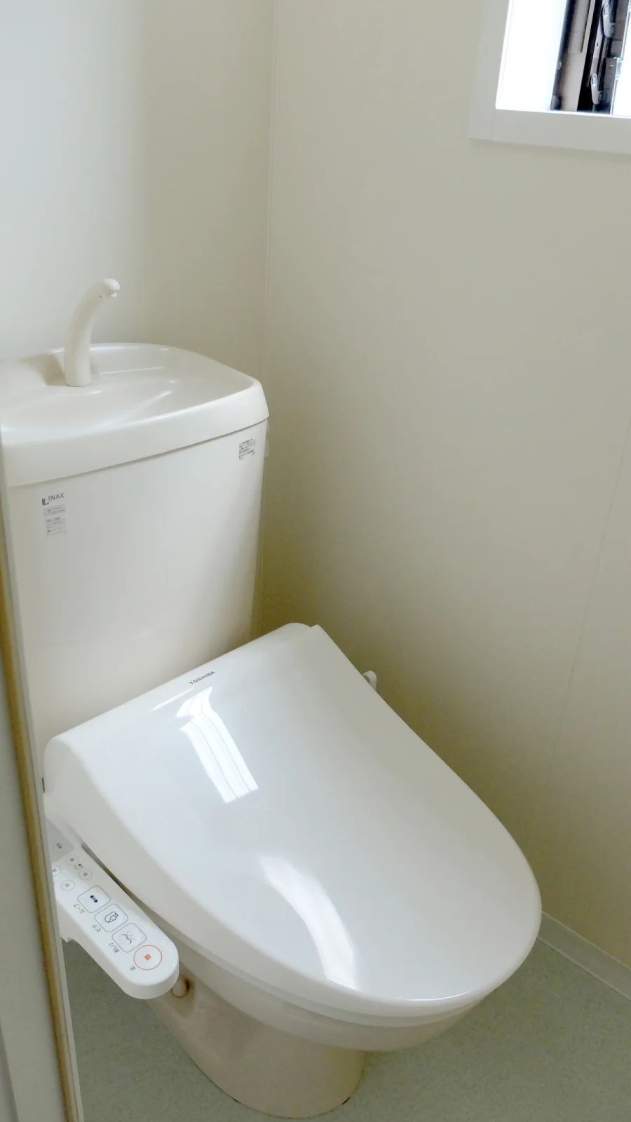 トイレ4室有、内女性専用1室