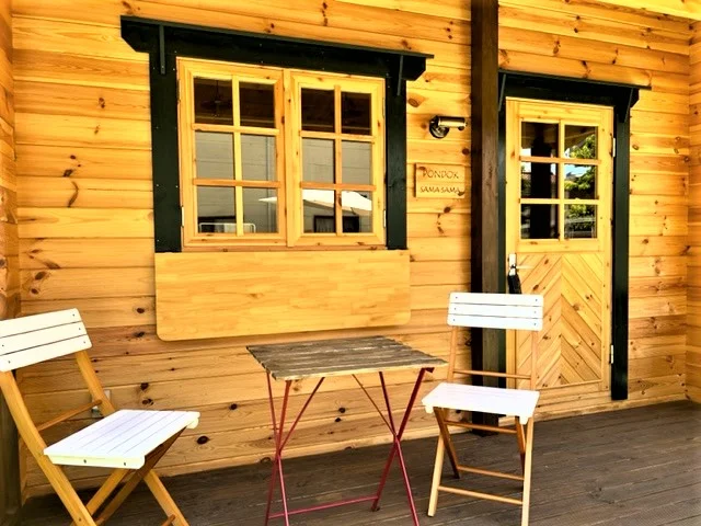 裏庭の小屋『PONDOK SAMASAMA』