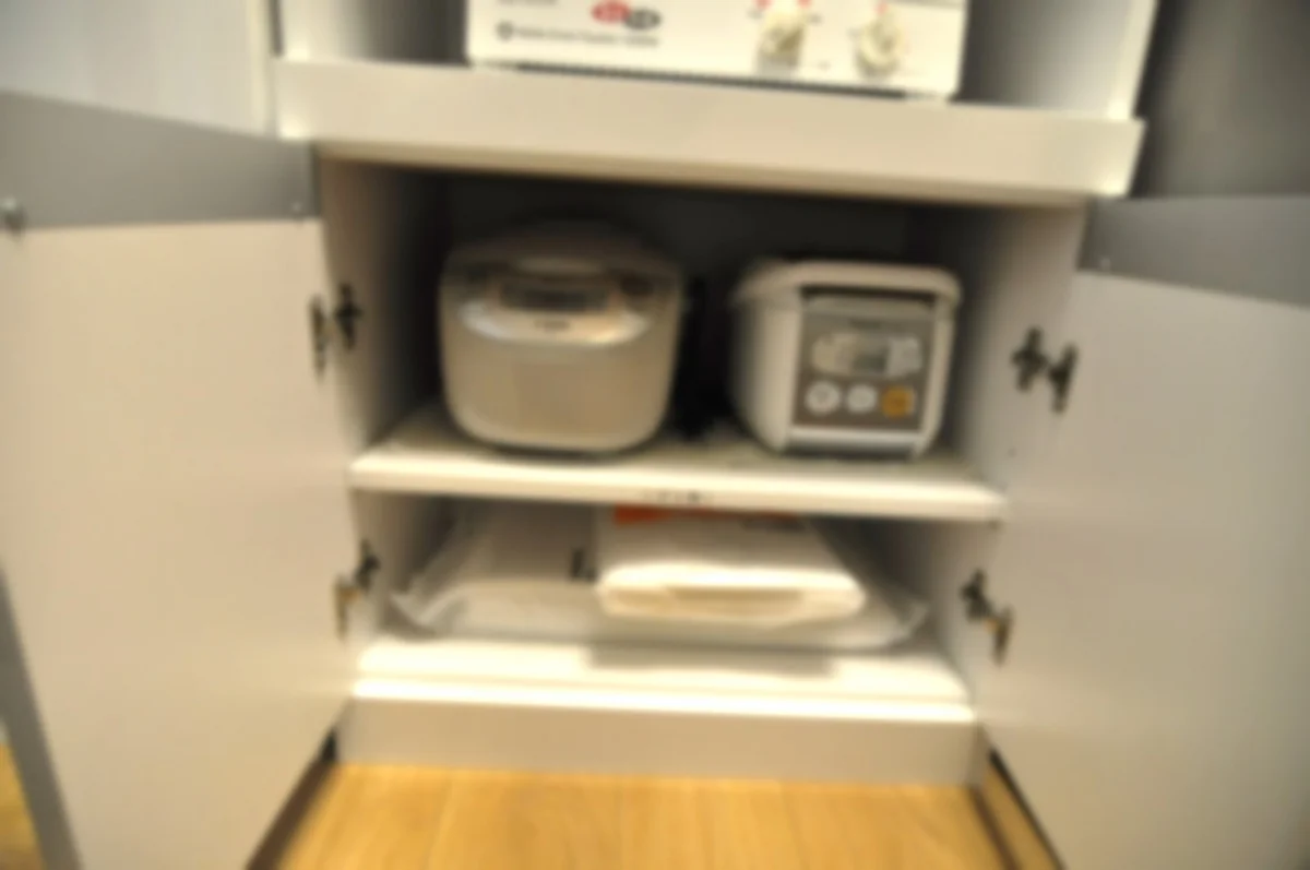 ドルチェ中目黒 共用食器棚