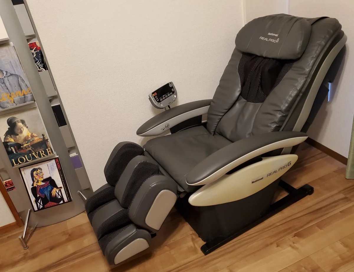高級マッサージチェア完備