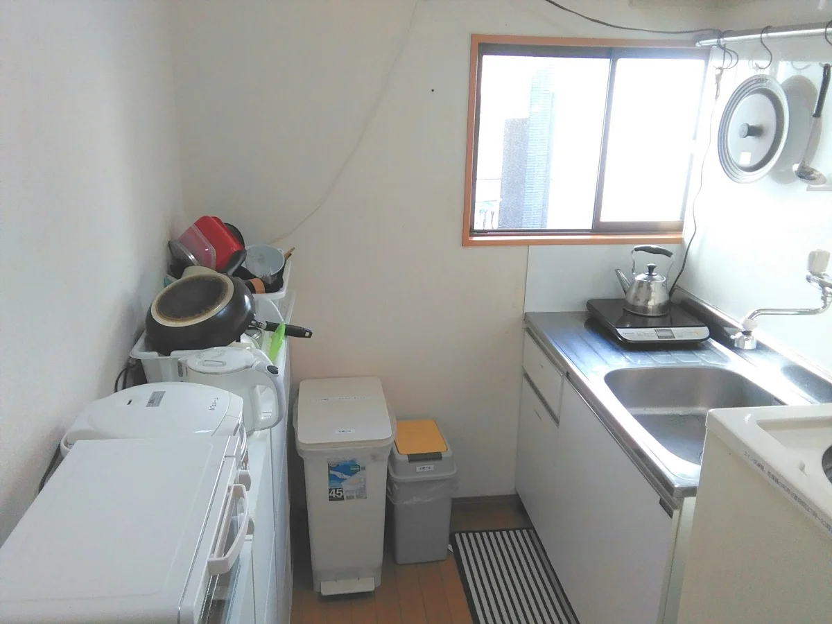 2階女性専用簡易キッチン。勿論1階の共有キッチンも使用可能