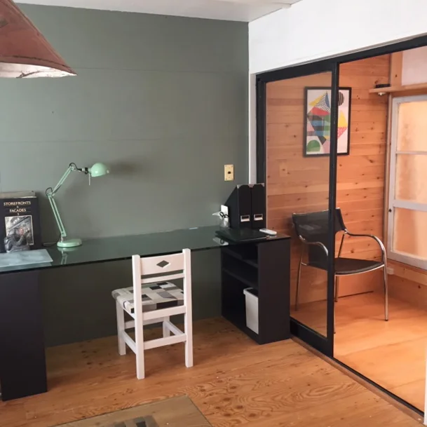 roomB