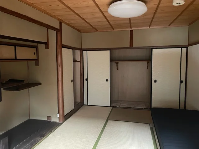 104号室です。押入が広くてたっぷり収納できます。