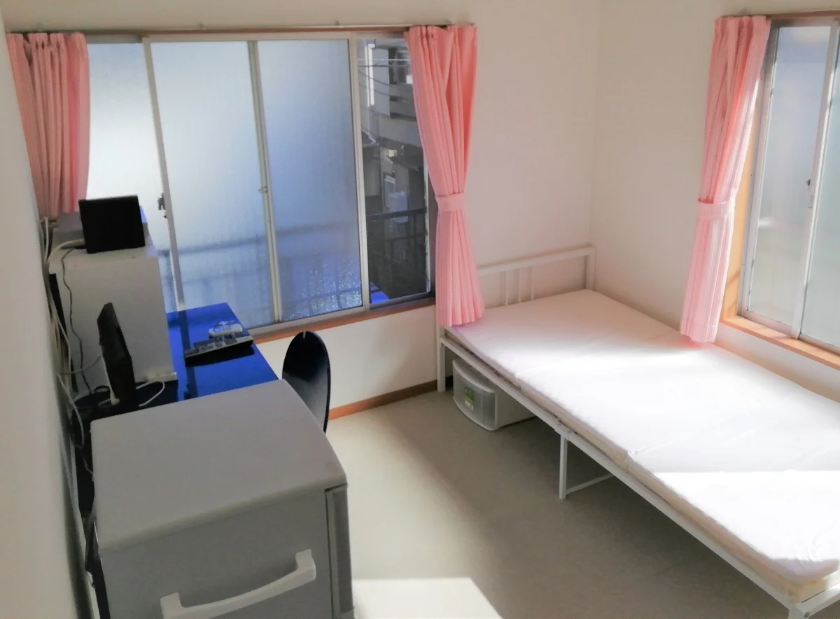全部屋家具家電付き。陽当りも良好